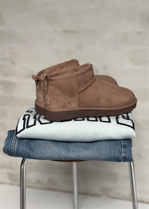 W Classic ultra mini støvle Rocky Oak UGG
